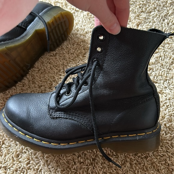 Doc Martens - Picture 2 of 3